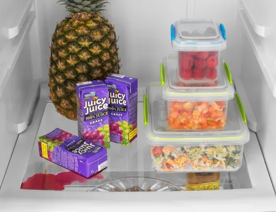 spilled-juice-in-refrigerator